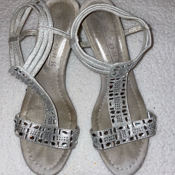 homecoming heels! - Picture 1 of 3